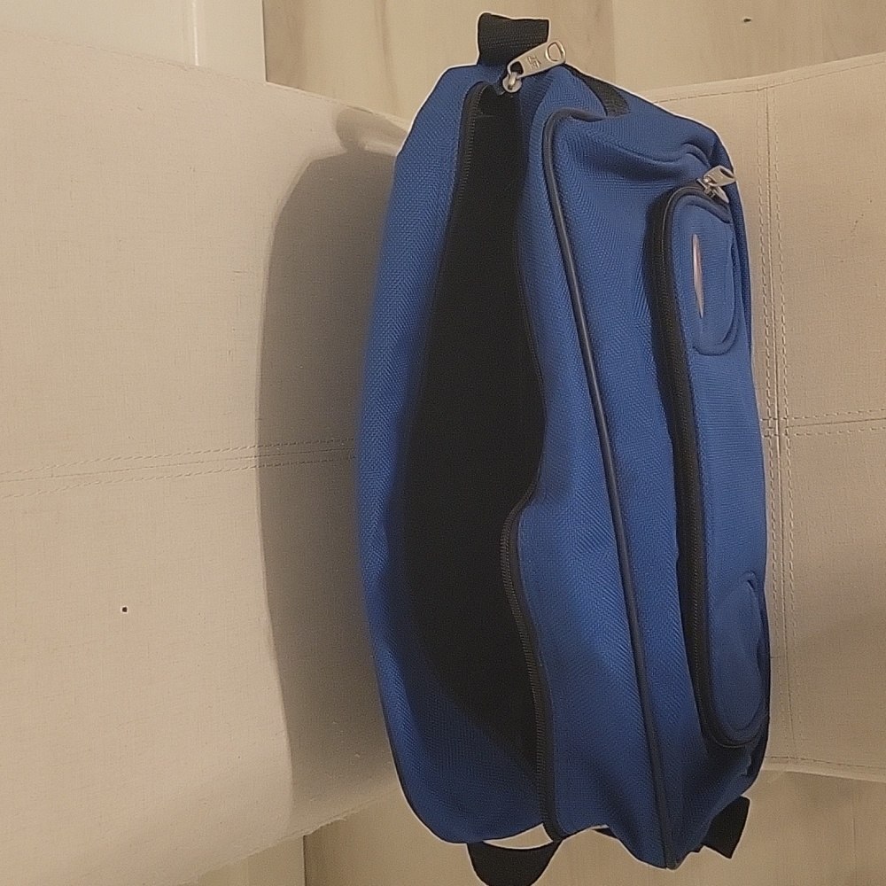 American Tourister bag - Picture 3 of 5